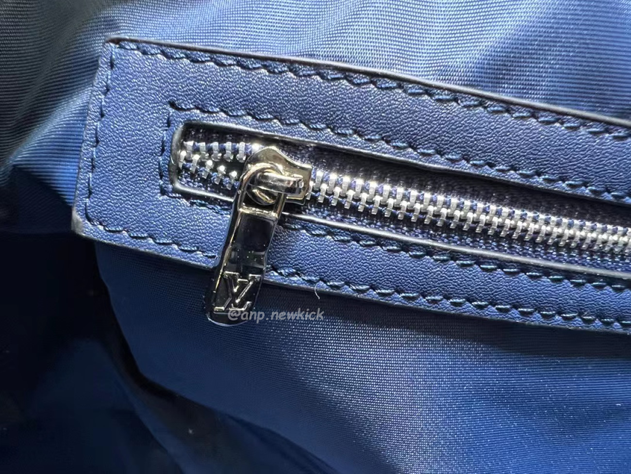 Louis Vuitton Keepall Bandouliere Monogram 50 Navy Duffel Bag (29) - www.newkick.vip